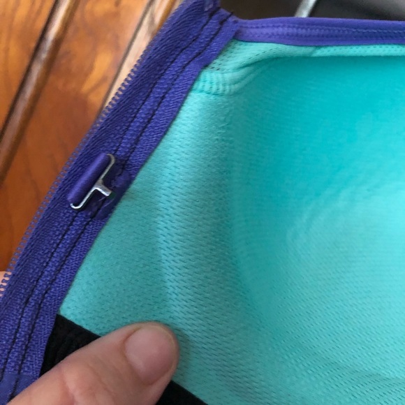 Beautiful VSX sports bra size 34C - Picture 3 of 4